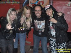 Fernando do Rock On Stage com a Nervosa: Fernanda Lyra, Fernanda Terra e Prika Amaral