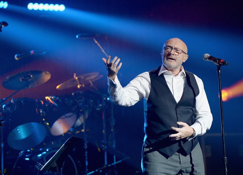 Rock On Stage Especiais Phil Collins: A trajetória do músico que partiu da  bateria para os vocais e se tornou um dos maiores ícones ingleses de todos  os tempos